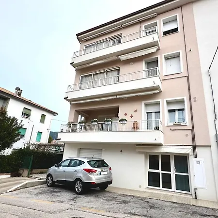Bilocale Vicino Piazza S122 Lejlighed *