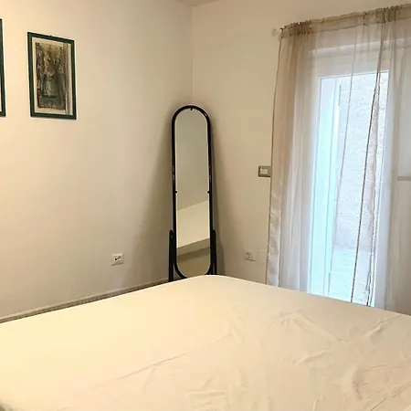 Bilocale Vicino Piazza S122 Apartment *